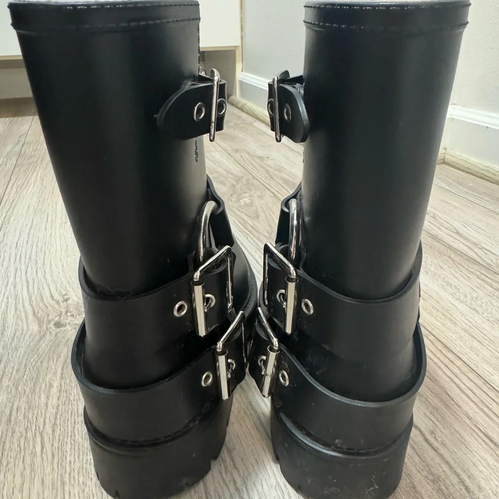 Waterproof Snow & Rain Boots – Star Footprint Soles – Women’s US 7 / EU 38
